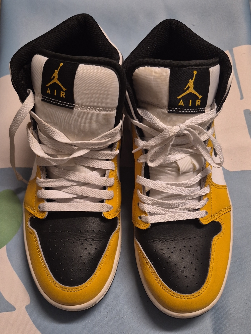 Jordan High-Top Sneakers - Black/White/Yellow